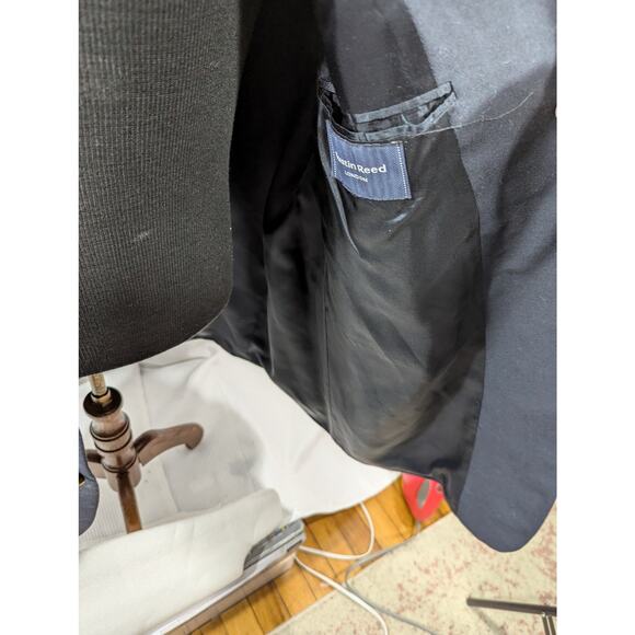 AUSTIN REED! DEEPEST NAVY BLUE WOOL, GOLD BUTTON SPORT COAT, CLUB JACKET! SZ 54R - Picture 4 of 9